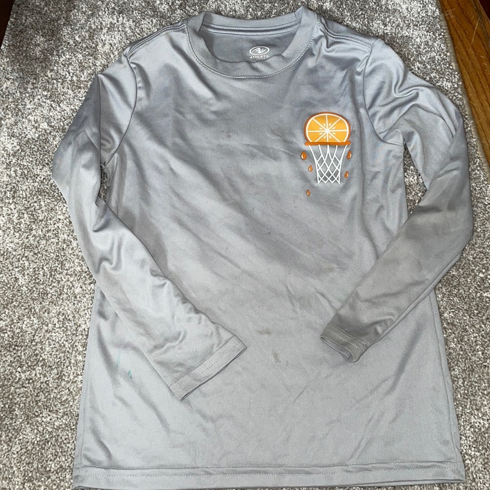 Athletic works, boys size 6/7